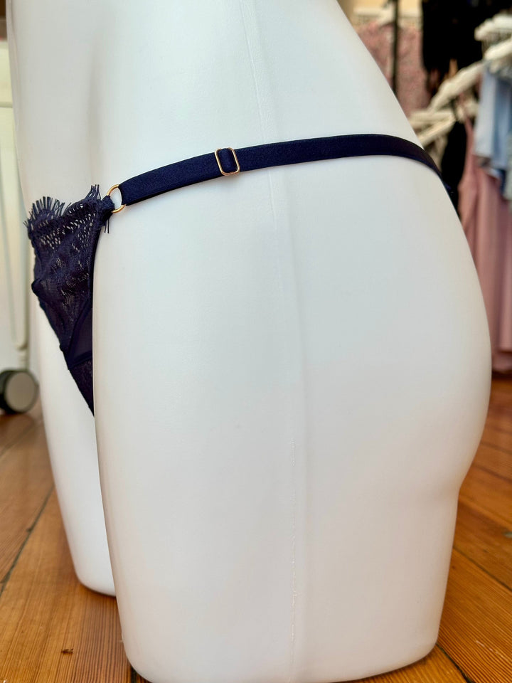 Samantha Chang thongs Samantha Chang Illusion Adjustable String
