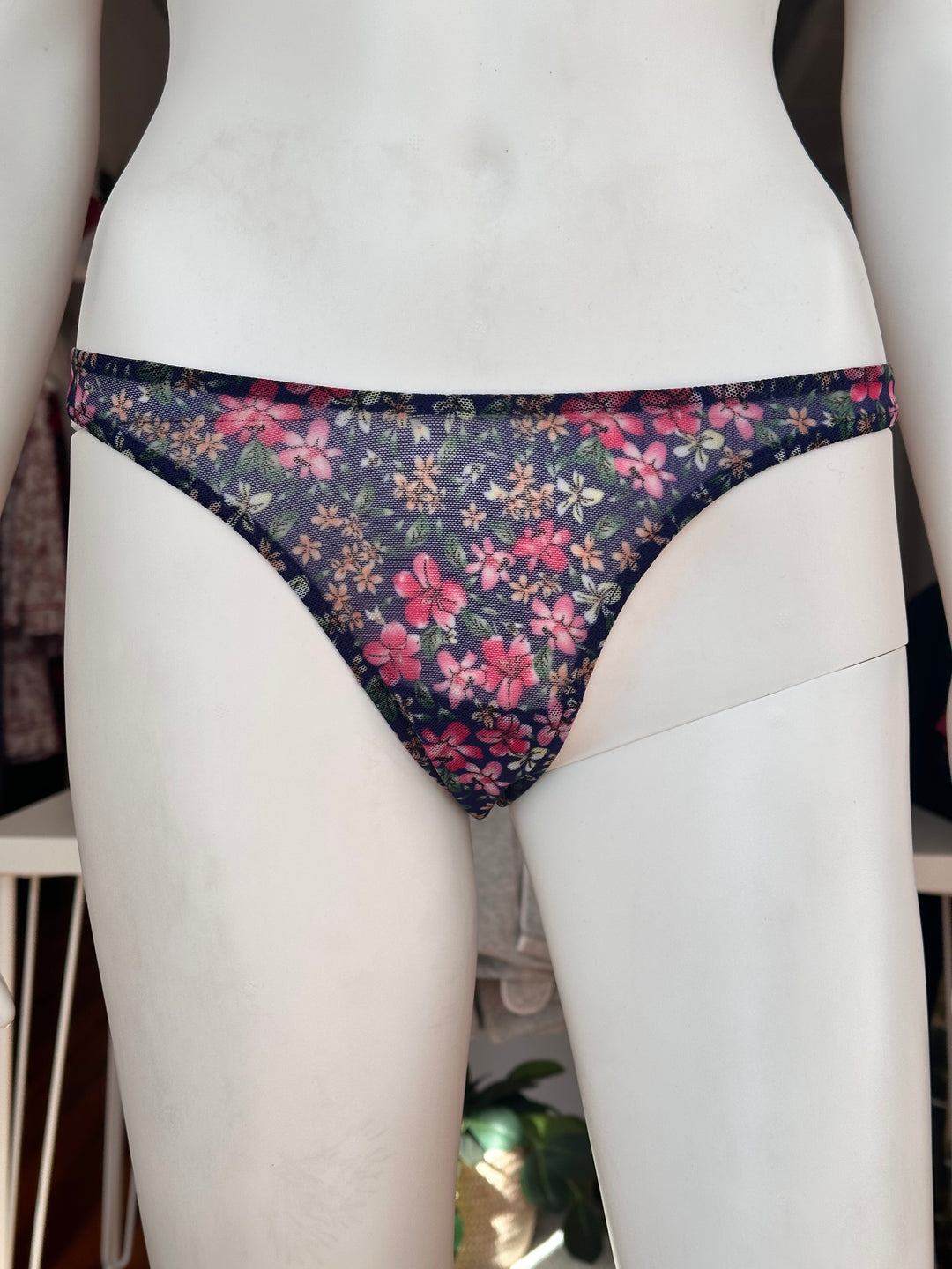 only hearts thong Midnight / S Only Hearts Enchanted Garden Vintage Thong