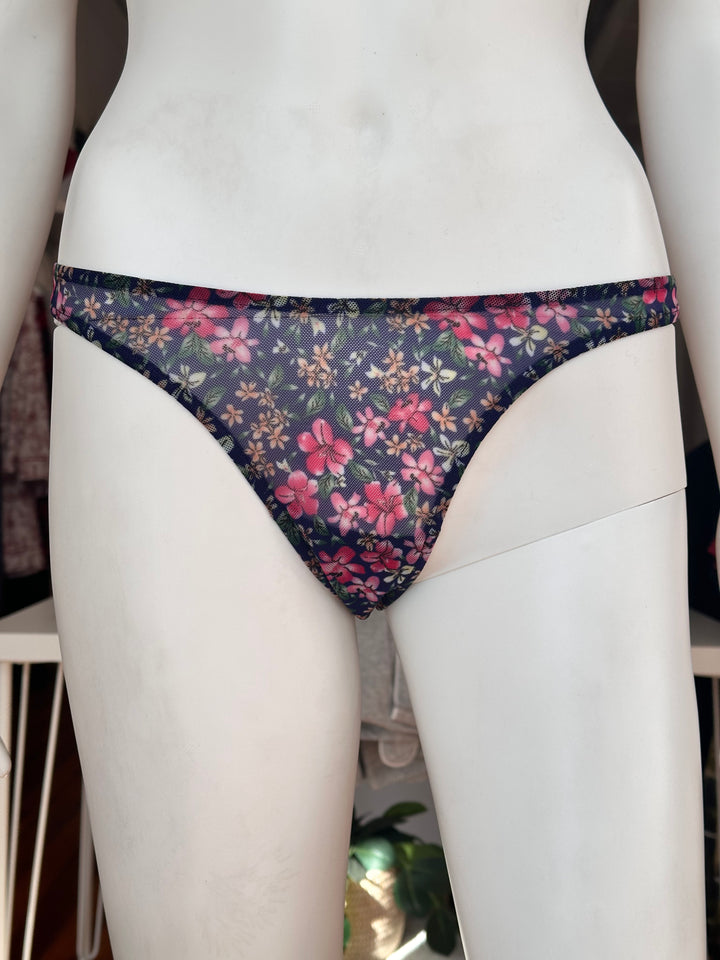 only hearts thong Midnight / S Only Hearts Enchanted Garden Vintage Thong