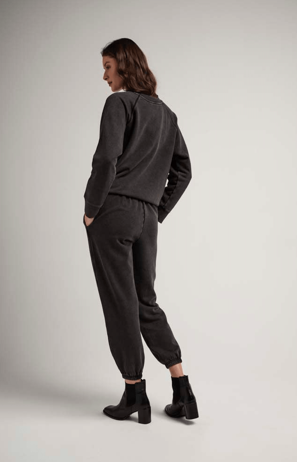 Richer Poorer, Pants & Jumpsuits, Richer Poorer Nwt Recycled Fleece  Classic Sweatpant Clay Small Womens
