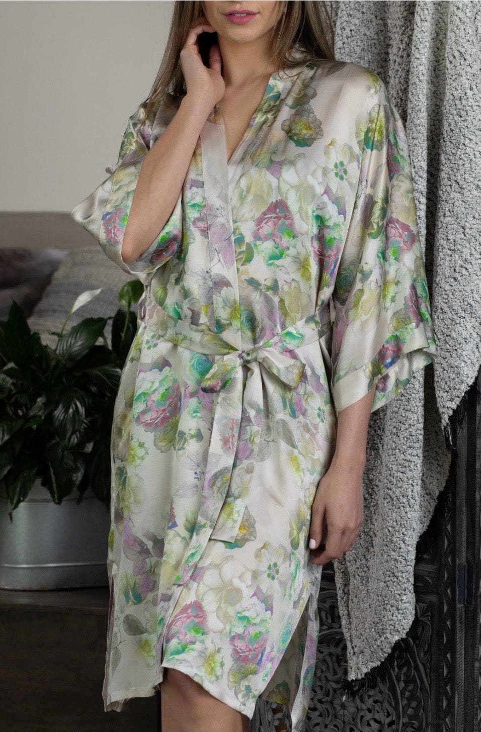 Samantha Chang robe Budding Daisy / One Size Samantha Chang Classic Silk Short Kimono Printed