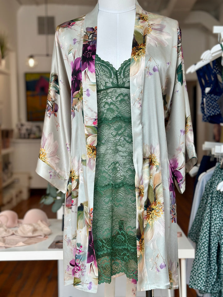 Samantha Chang robe One Size Samantha Chang Classic Silk Short Kimono- French Dahlia